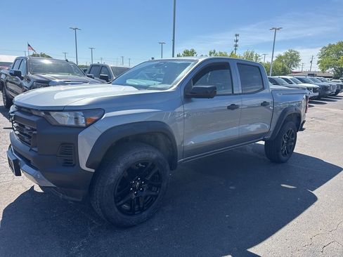 Used 2023 Chevrolet Colorado Trail Boss w/ Technology Package AWD/4WD image 5