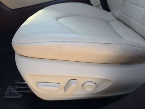 Used 2022 Toyota Highlander XLE image 30