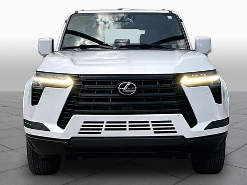 Used 2025 Lexus GX 550 w/ Cold Area Package AWD/4WD image 4