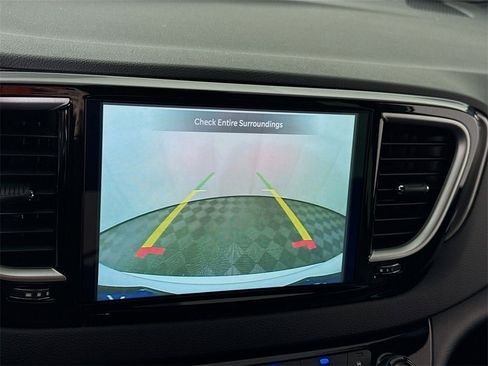 New 2026 Chrysler Voyager LX image 8