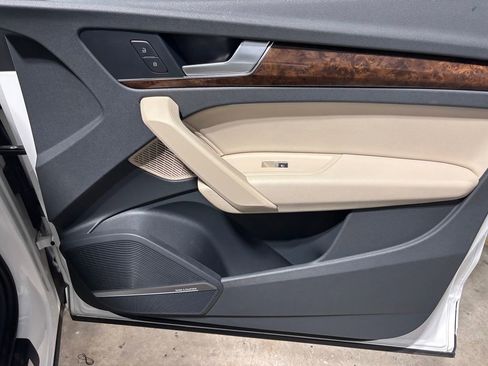 Used 2018 Audi Q5 2.0T Premium Plus w/ Premium Plus Package image 16