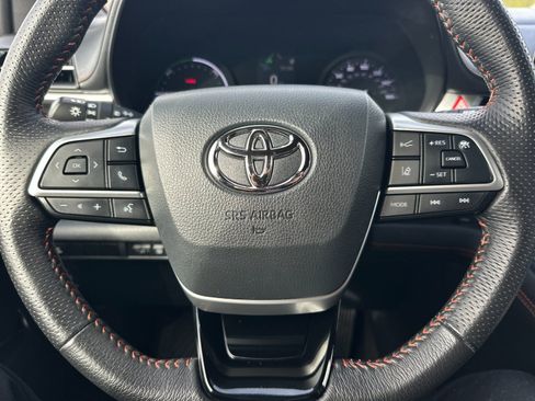 Used 2021 Toyota Sienna XSE w/ XSE Plus Package image 23