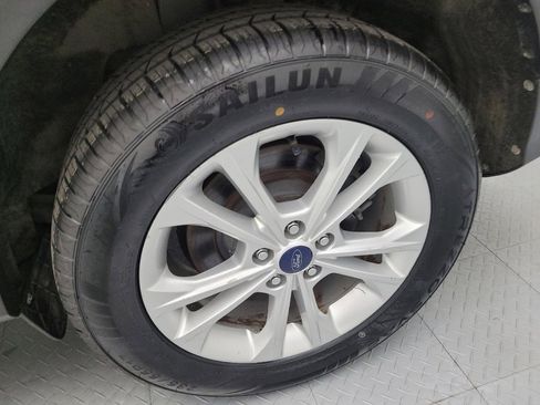 Used 2018 Ford Escape SE w/ SE Sync 3 Package FWD image 31