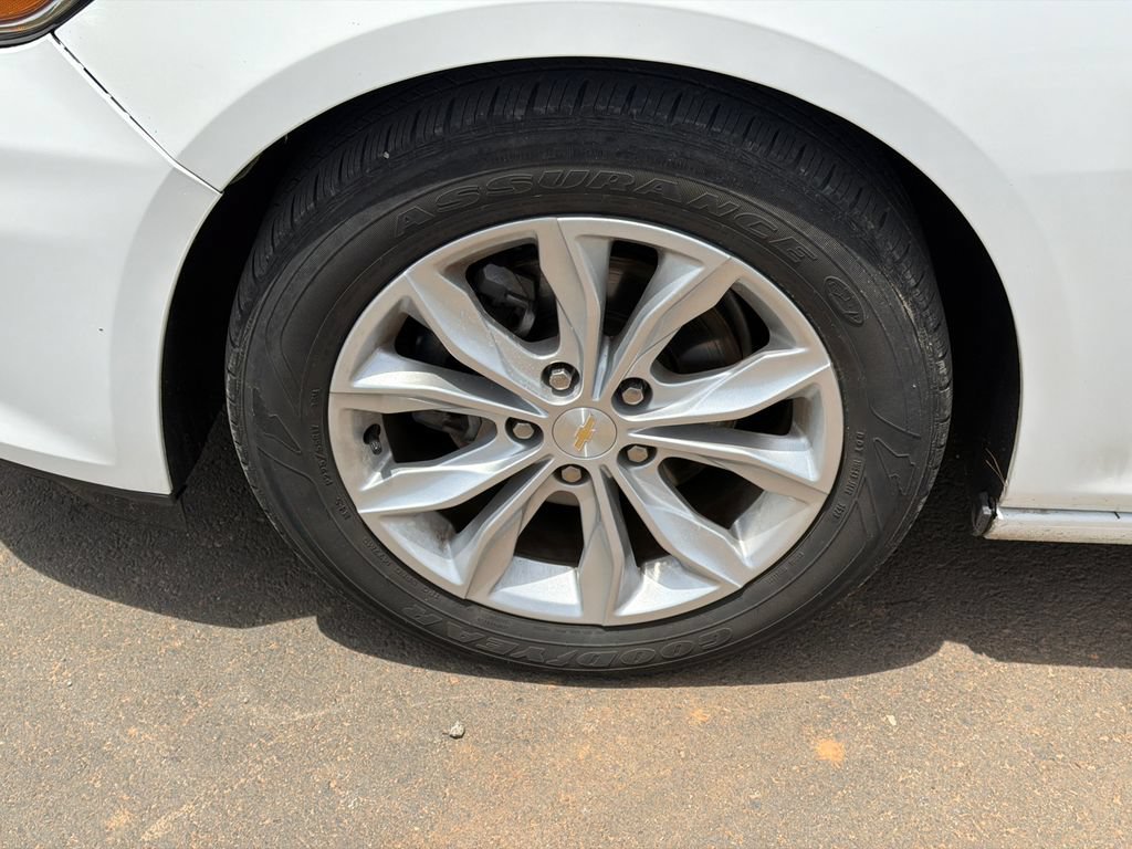 Used 2024 Chevrolet Malibu LT FWD image 11