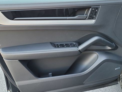 New 2026 Porsche Cayenne AWD/4WD image 18