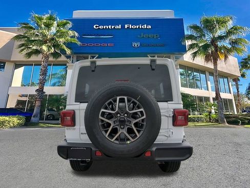 New 2026 Jeep Wrangler Unlimited Sahara AWD/4WD image 6