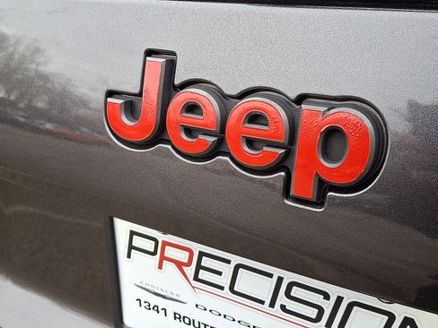 Used 2020 Jeep Cherokee Trailhawk w/ Cold Weather Group AWD/4WD image 30