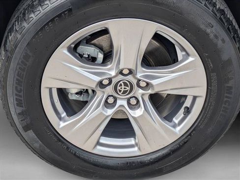 Used 2023 Toyota RAV4 XLE w/ Convenience Package FWD image 23