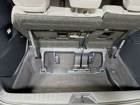 Certified 2026 Toyota Sienna LE image 25