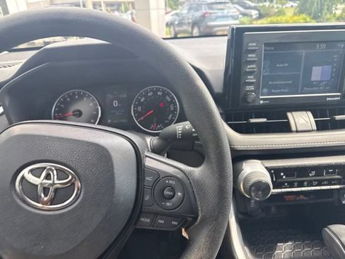 Used 2022 Toyota RAV4 LE AWD/4WD image 15