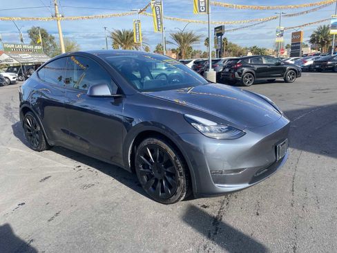 Used 2021 Tesla Model Y Long Range image 3