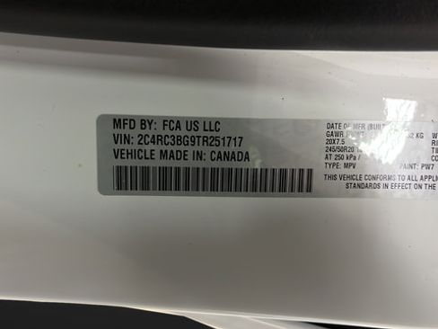 New 2026 Chrysler Pacifica Select AWD/4WD image 40