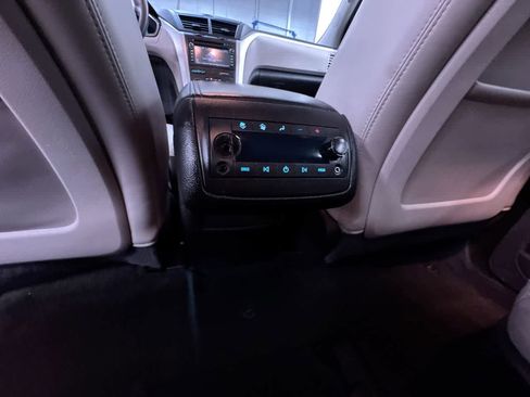 Used 2012 Chevrolet Traverse LTZ image 35