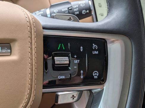 Certified 2025 Land Rover Range Rover SE AWD/4WD image 29