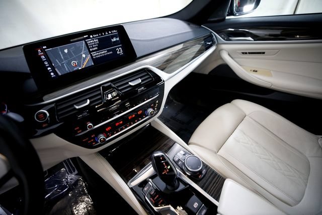 Used 2020 BMW M550i xDrive w/ Executive Package AWD/4WD image 8