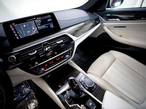 Used 2020 BMW M550i xDrive w/ Executive Package AWD/4WD image 8