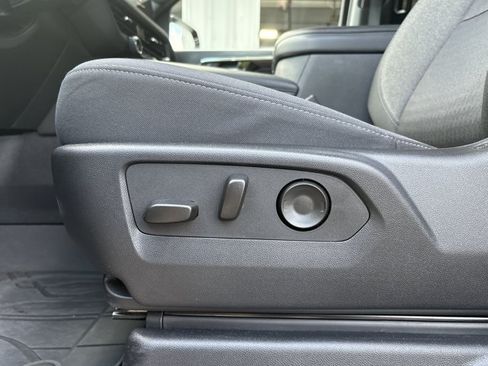 Used 2025 Chevrolet Tahoe LS AWD/4WD image 12