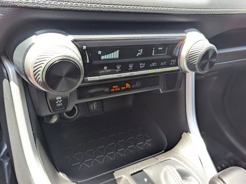Used 2023 Toyota RAV4 LE FWD image 27