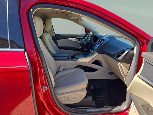 Used 2020 Lincoln Nautilus Standard w/ Equipment Group 101A image 28