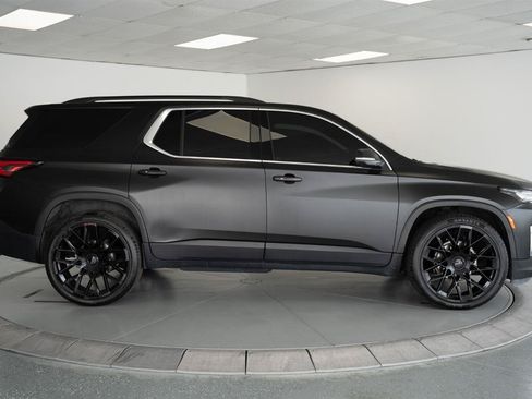 Used 2023 Chevrolet Traverse LT w/ LT Premium Package AWD/4WD image 8