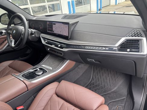 Used 2024 BMW X5 sDrive40i image 24