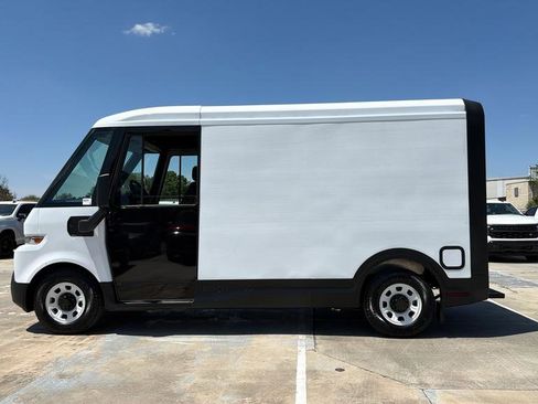 Used 2024 Chevrolet Brightdrop 400 w/ Commercial Equipment Package AWD/4WD image 3