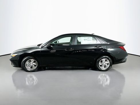 New 2026 Hyundai Elantra SE image 4