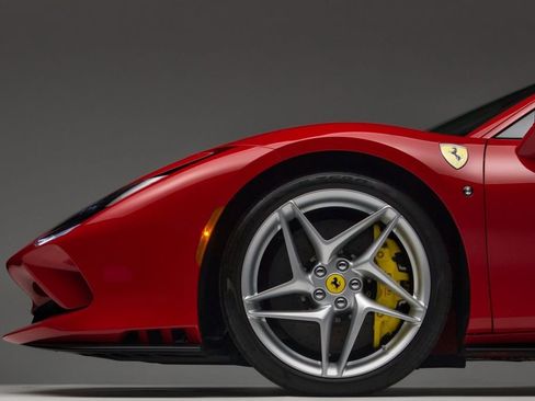 Used 2021 Ferrari F8 Tributo image 37