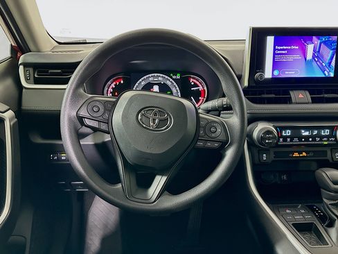 Used 2025 Toyota RAV4 XLE FWD image 18