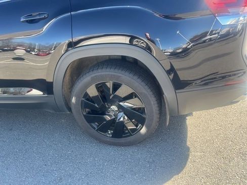 Used 2024 Volkswagen Atlas SE w/ Panoramic Sunroof Package image 12