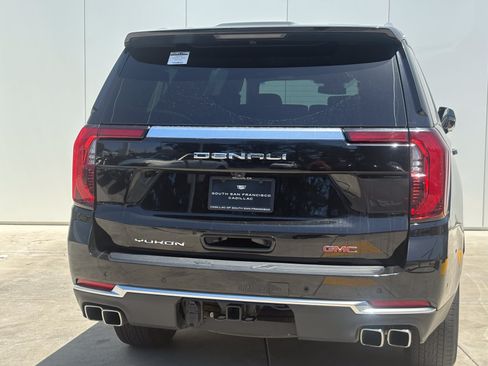 Used 2025 GMC Yukon XL Denali AWD/4WD image 6