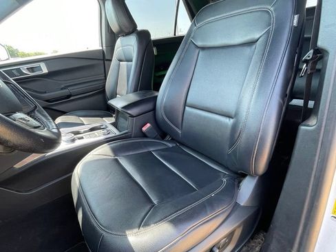 Used 2020 Ford Explorer XLT w/ Equipment Group 202A AWD/4WD image 10