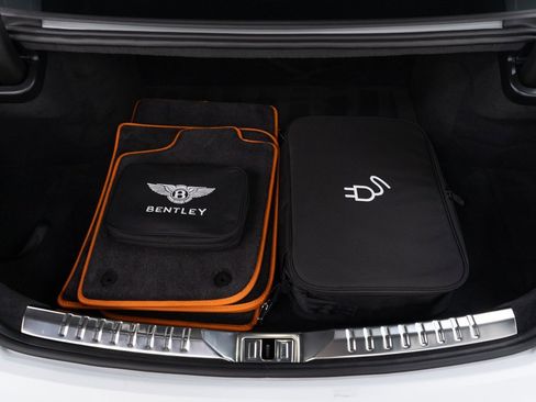 Used 2025 Bentley Flying Spur Plug-In Hybrid image 48