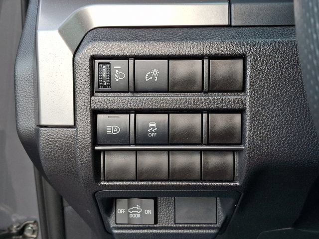 Used 2025 Toyota Tacoma TRD Off-Road AWD/4WD image 29