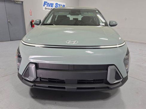 New 2026 Hyundai Kona SE image 2