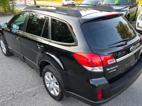 Used 2010 Subaru Outback 2.5i Limited AWD/4WD image 10