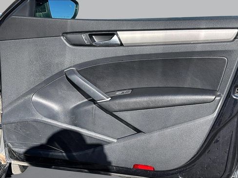 Used 2021 Volkswagen Passat 2.0T SE image 18