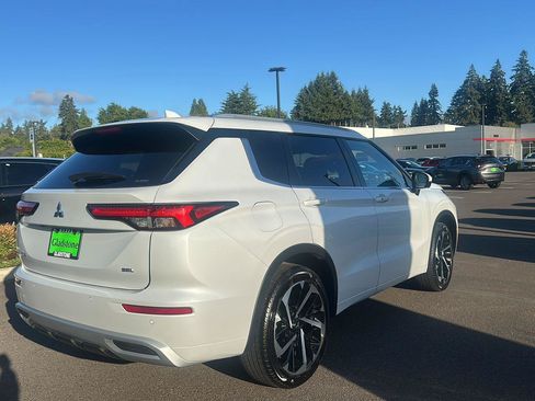 Used 2024 Mitsubishi Outlander SEL AWD/4WD image 4