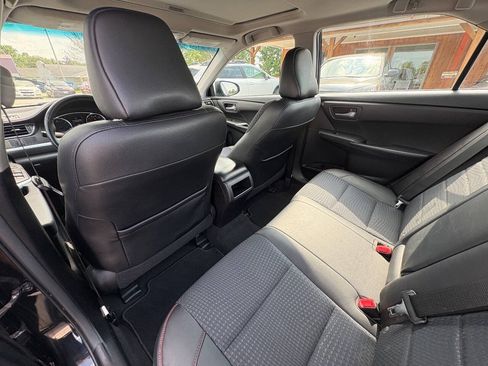 Used 2015 Toyota Camry SE w/ Moonroof Package FWD image 20