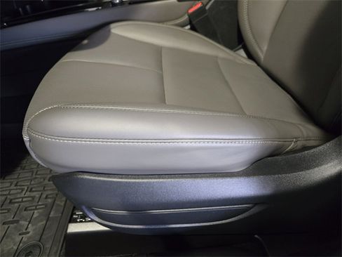 New 2025 Lincoln Corsair FWD w/ Equipment Group 101A image 24