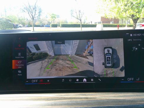 Certified 2025 BMW X7 M60i w/ Climate Comfort Package image 23