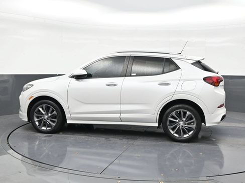 Used 2022 Buick Encore GX Select w/ Sport Touring Package FWD image 2
