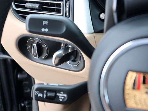 New 2026 Porsche Macan AWD/4WD image 31