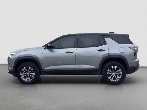 Used 2025 Chevrolet Equinox LT w/ Safety and Technology Package image 3