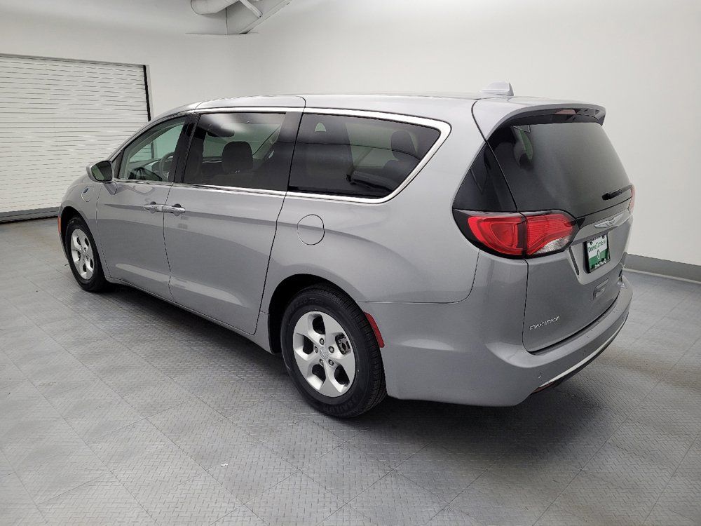 Used 2018 Chrysler Pacifica Touring Plus FWD image 3