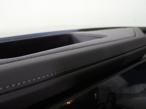 Used 2026 BMW 750e xDrive w/ Executive Package image 20