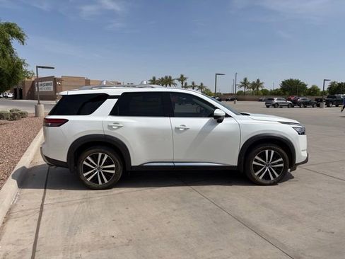 Used 2025 Nissan Pathfinder Platinum w/ Cargo Package image 4