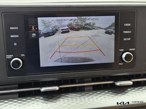 Certified 2023 Kia Carnival LX FWD image 21