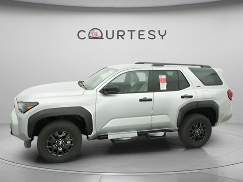 Certified 2026 Toyota 4Runner SR5 AWD/4WD image 5