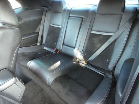 Used 2014 Dodge Challenger R/T image 41